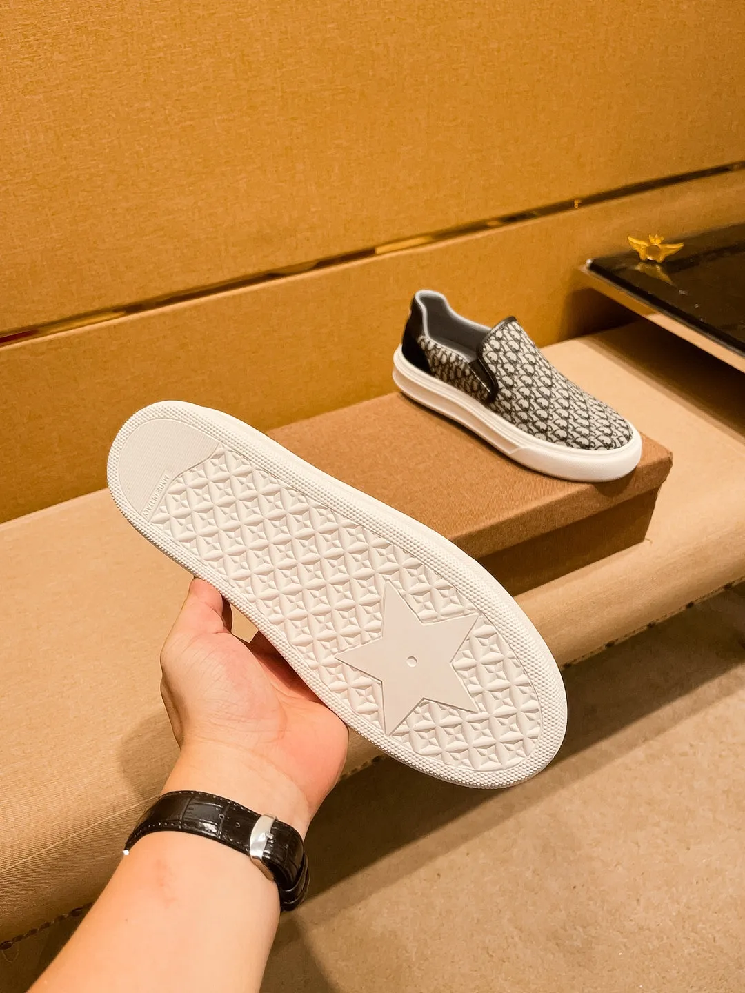 Men's shoes 💰 380💰👍【Dior】🔥🔝High-end brand of men's shoes official website 1:1 latest masterpiece: the upper is made of Italian official website original special technical cloth fabric 🔥original comfortable and breathable lining➕original designated non-slip outsole🔥making walking more convenient and comfortable! An exclusive new model, a stunning work, a beautiful 1:1 replica [color] compared to the official quality! Create a fashionable personality to set off your uniqueness! A must-have for trendy men! 🔥, sizes: 38-44. color:.     Multiple colors available🔥